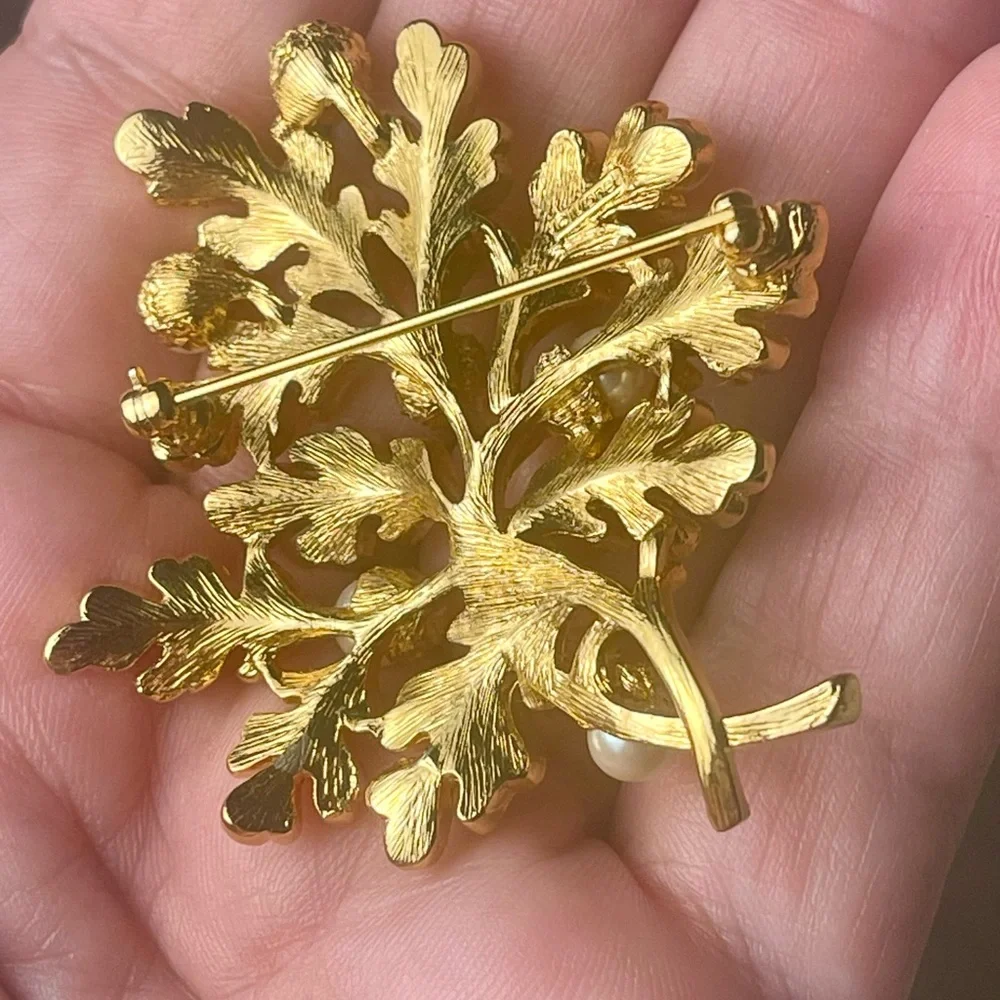 Vintage Monet Brooch Leaf Floral Autumn Fall Faux Pearl‎ Gold Tone Metal